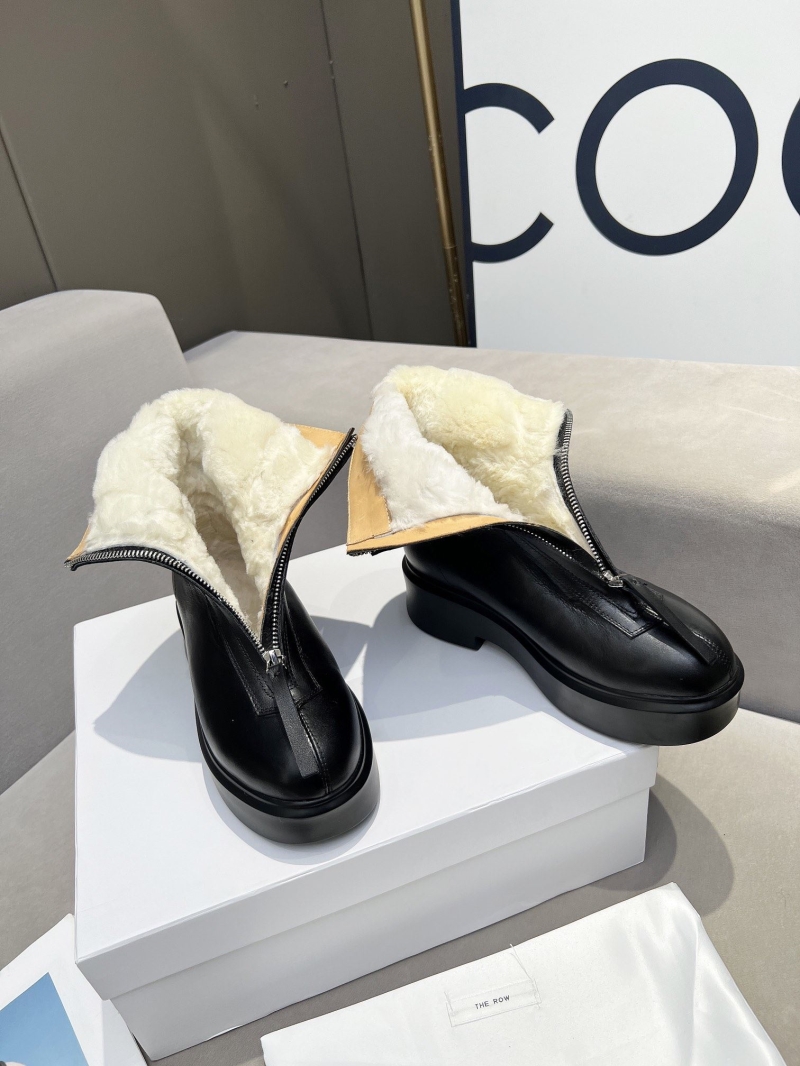 The R0w boots